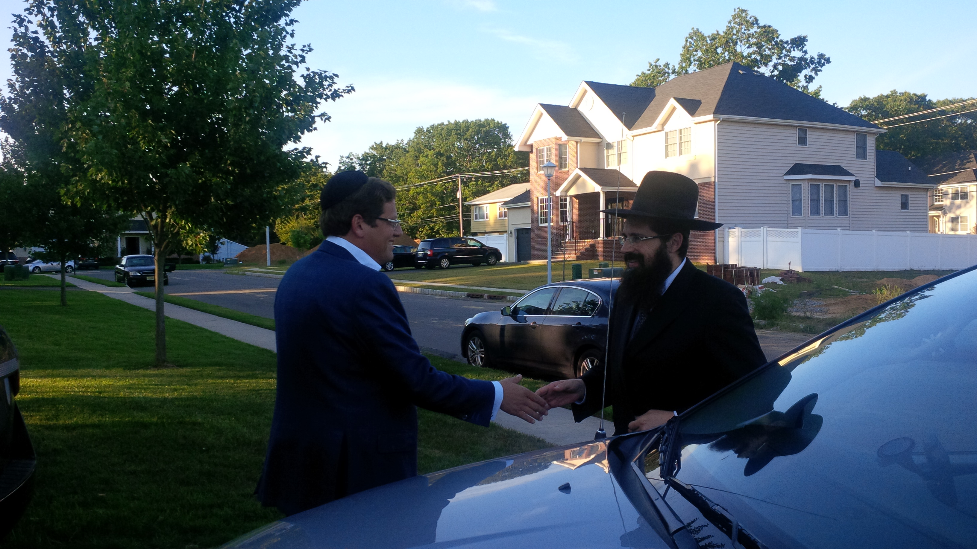 PHOTO Rosh Yeshivas Mir Yerushalayim Arrives in Lakewood for Tonight's