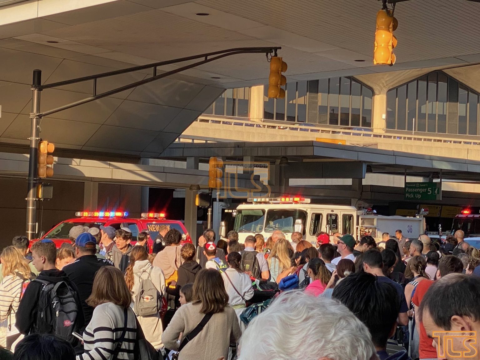 DEVELOPING Portion of Newark Airport Evacuated; Bomb Squad on Scene